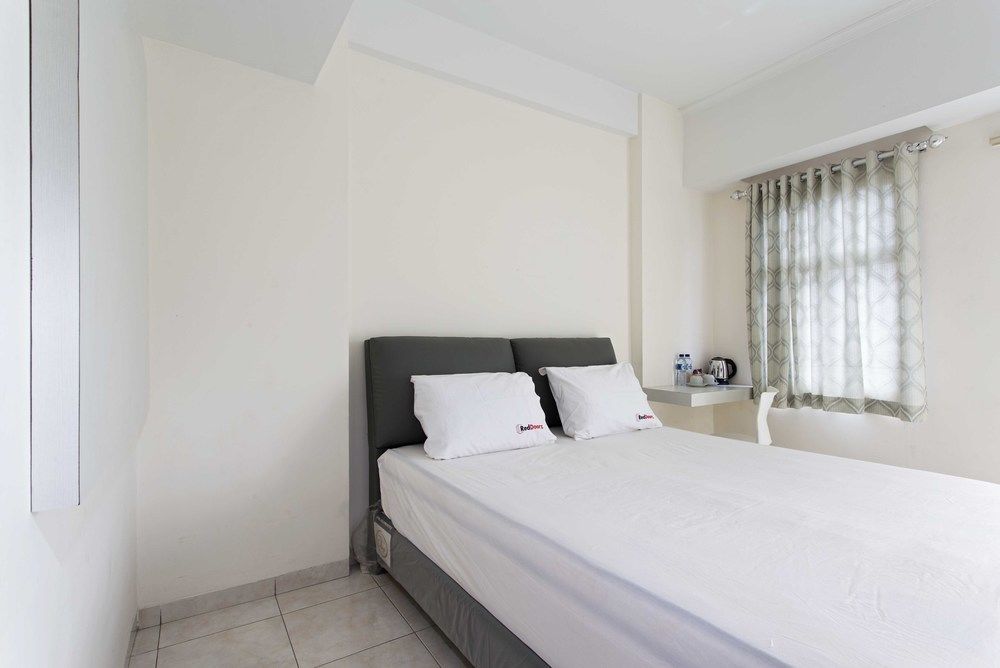 Reddoorz Apartment @ Margonda Residence Depok Bagian luar foto