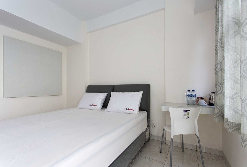 Reddoorz Apartment @ Margonda Residence Depok Bagian luar foto