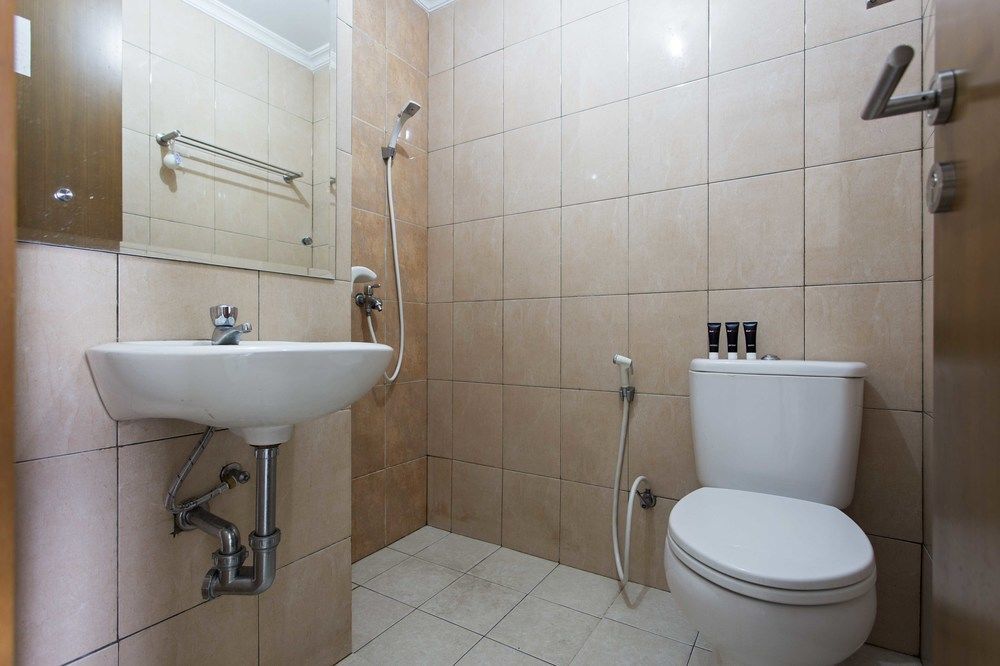 Reddoorz Apartment @ Margonda Residence Depok Bagian luar foto