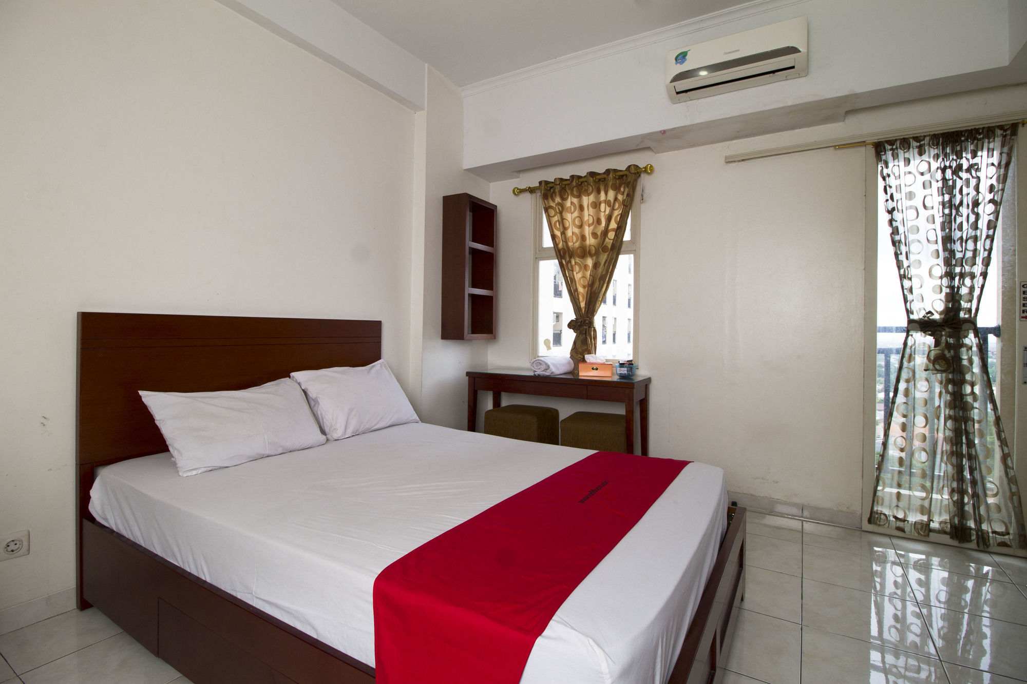 Reddoorz Apartment @ Margonda Residence Depok Bagian luar foto